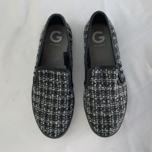 Guess Shoes - WOMEN'S GUESS SLIP ON